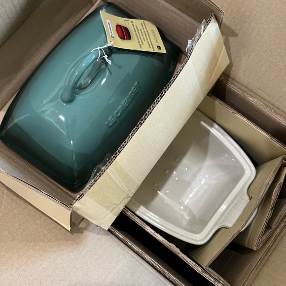Le Creuset Artichaut Green Heritage Deep Dish Rectangular Covered dish NEW - Picture 1 of 5